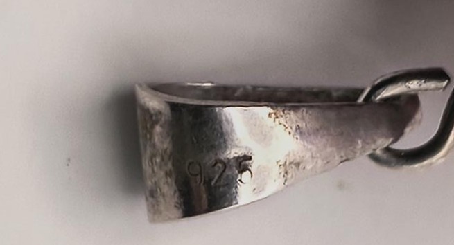 Zawieszka z korala naturalnego