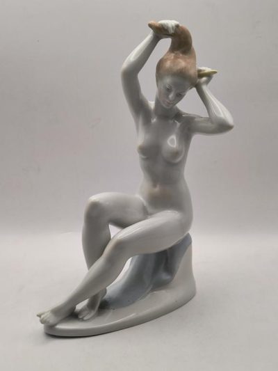 Figurka porcelanowa kobiety, "akt" - Budapest Aqvincum, lata 60/70-te, Węgry