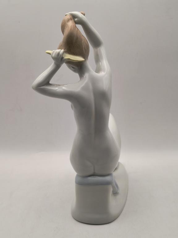 Figurka porcelanowa kobiety, "akt" - Budapest Aqvincum, lata 60/70-te, Węgry