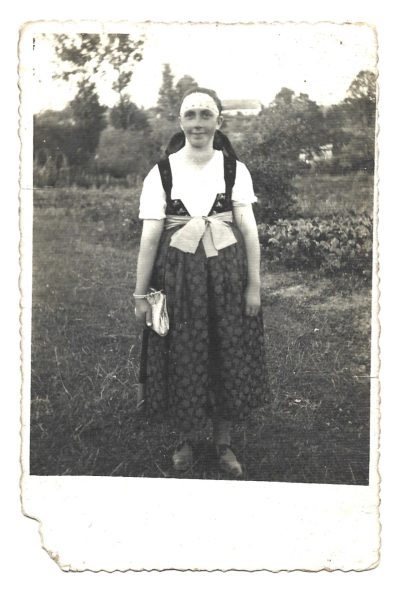 Zdjęcie - kobieta w stroju ludowym, Mazańcowice