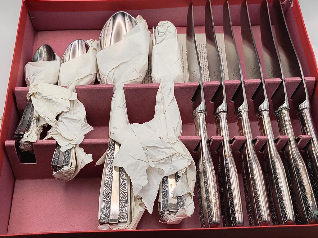 Zestaw sztućców HEFRA, 30 elementów - NIEUŻYWANY