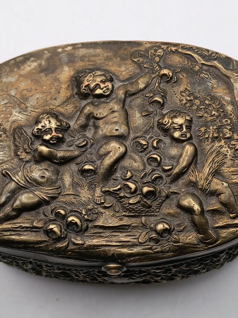 Szkatułka mosiężna na biżuterię - okres międzywojenny