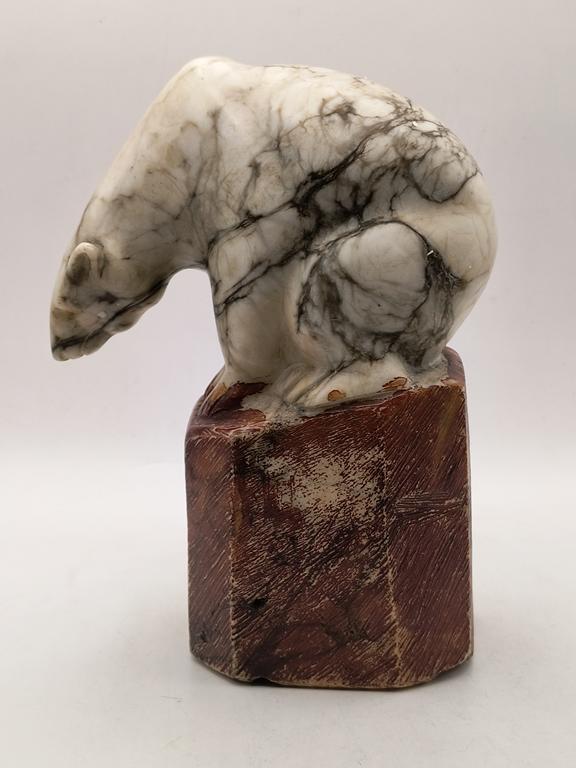 Figurka niedźwiedzia polarnego z kamienia - marmuru