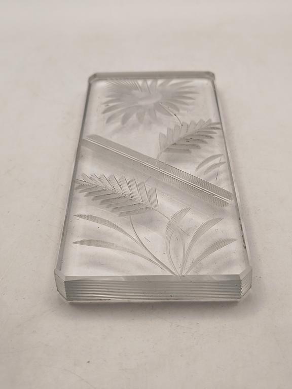 Szklany przycisk do papieru