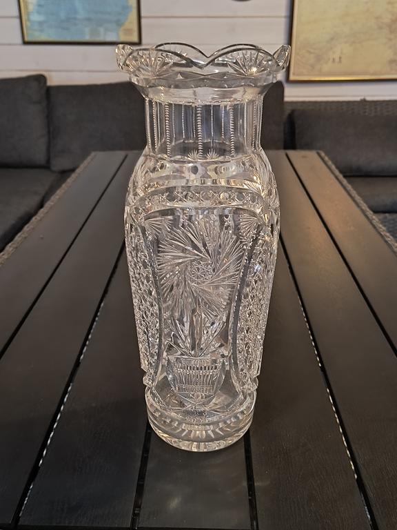 Duży wazon kryształowy z falbanką