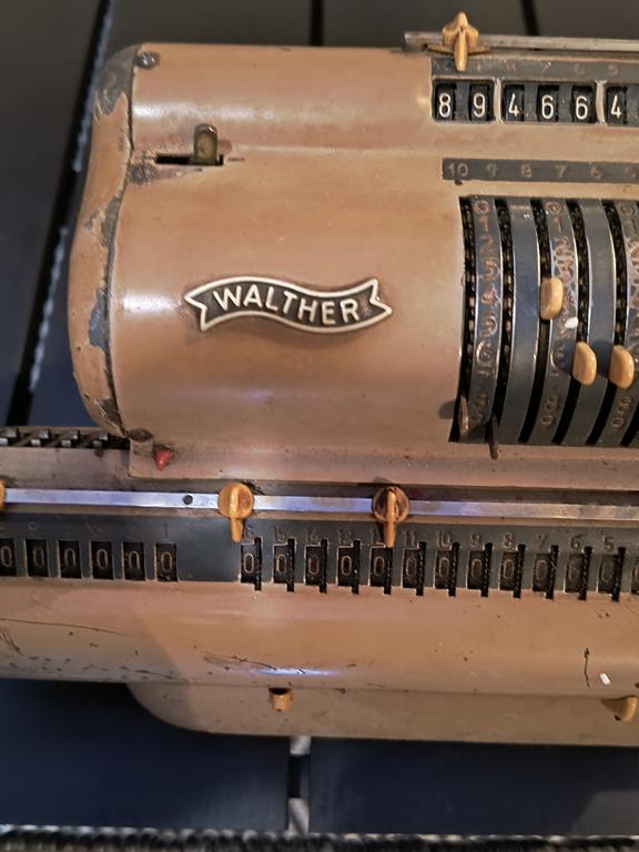 Stara maszyna licząca WALTHER, Niemcy