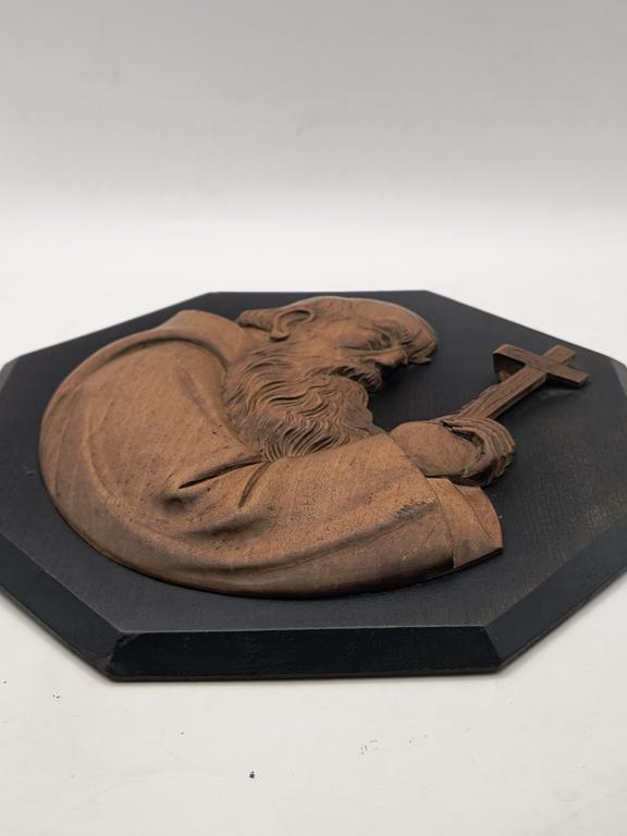 Płaskorzeźba drewniana - Święty Konrad