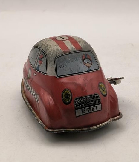 Stara zabawka - samochodzik nakręcany