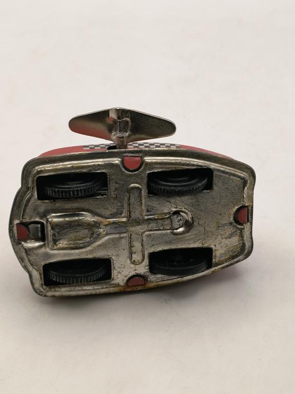 Stara zabawka - samochodzik nakręcany