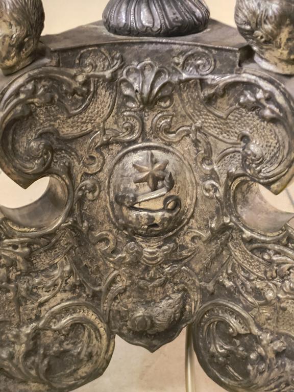Lampa-świecznik z herbem zakonu Dominikanów, XVIII w.