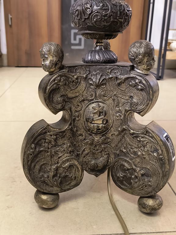 Lampa-świecznik z herbem zakonu Dominikanów, XVIII w.