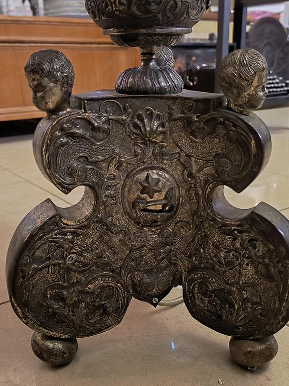 Lampa-świecznik z herbem zakonu Dominikanów, XVIII w.