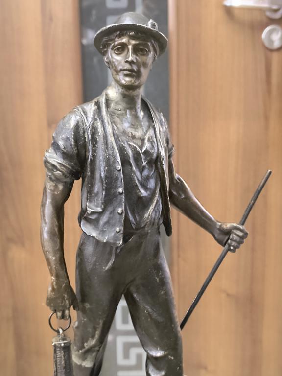 Duża figurka górnika - LE MINEUR