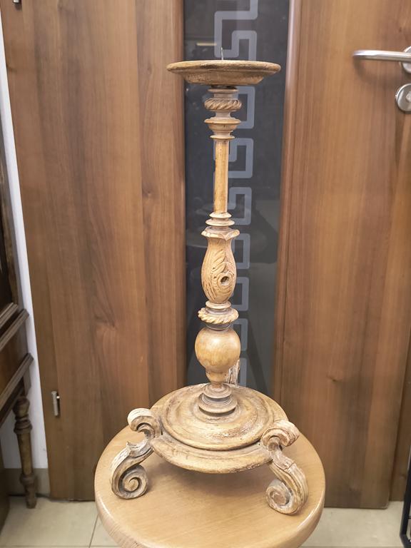 Drewniany świecznik, XVIII w.