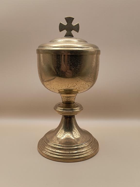 Puszka mosiężna na komunikanty