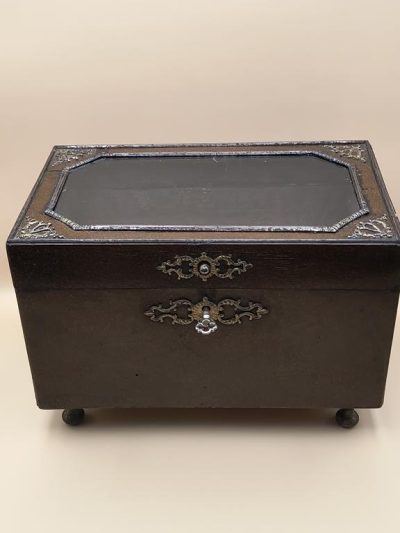 Stara szkatułka drewniana