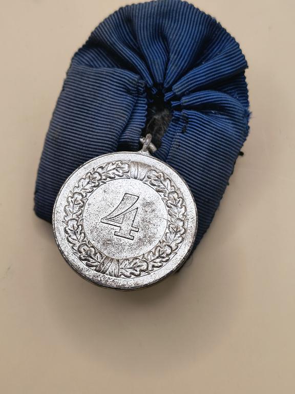 Medal za 4 Lata Służby w Wehrmachcie (szpanga)