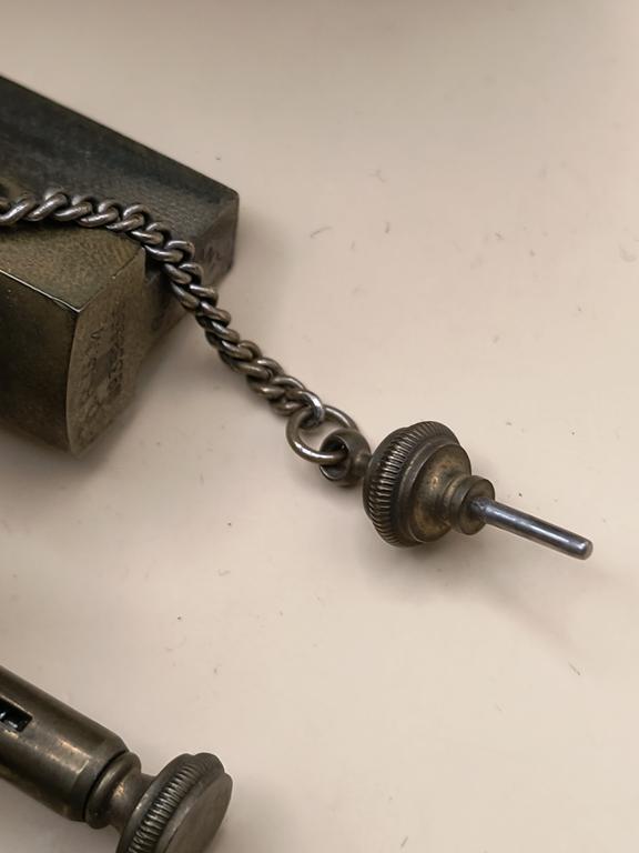 Stare urządzenie zegarmistrzowskie