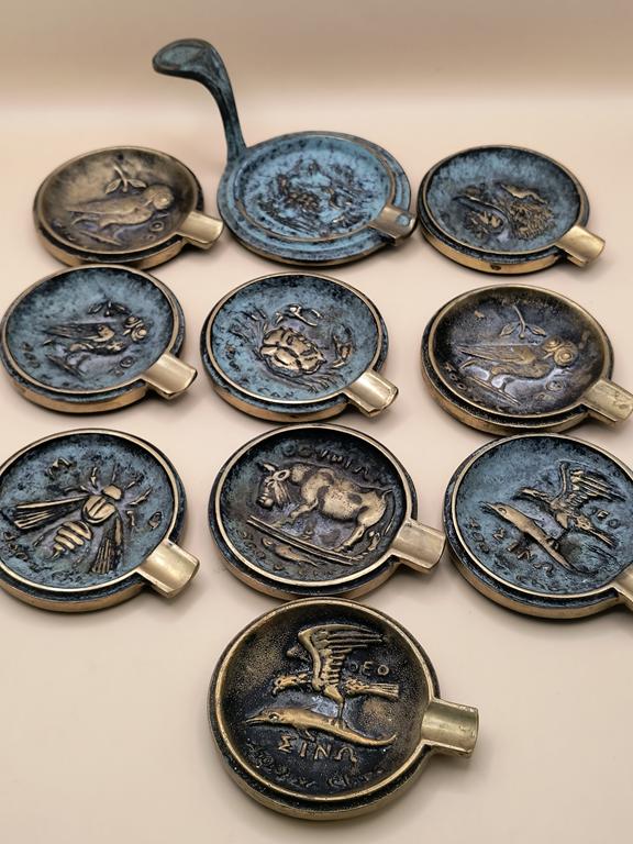 Zestaw popielniczek z mosiądzu, 10 sztuk