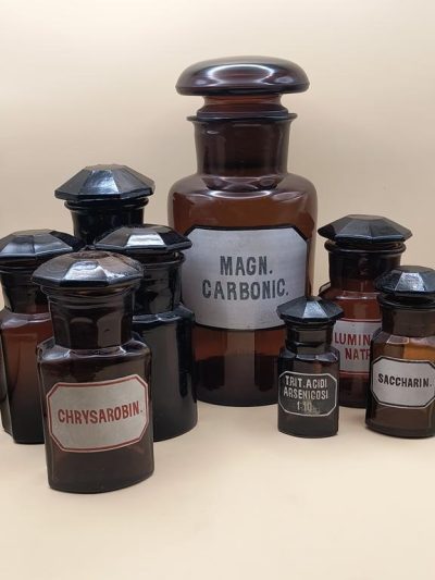 Zestaw butelek, słoików aptecznych - 8 sztuk