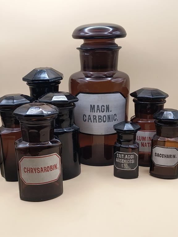 Zestaw butelek, słoików aptecznych - 8 sztuk