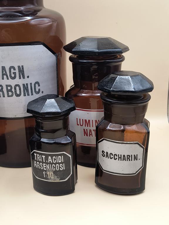 Zestaw butelek, słoików aptecznych - 8 sztuk