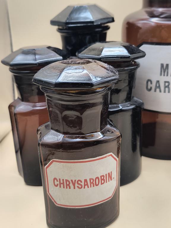 Zestaw butelek, słoików aptecznych - 8 sztuk