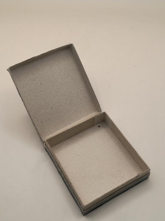 Pudełko po papierosach ZEFIR