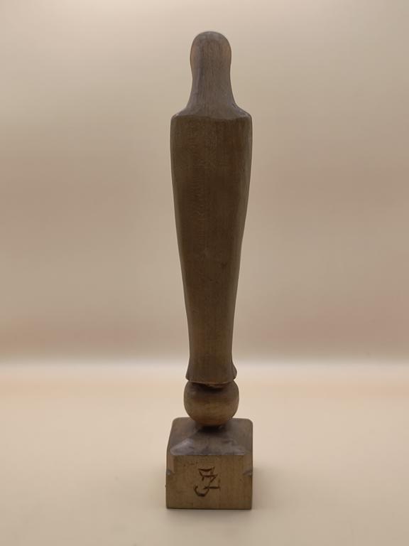 Figurka drewniana Matki Boskiej