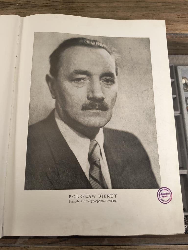Książka "Sześcioletni Plan Odbudowy Warszawy" Bolesław Bierut, 1950 r.