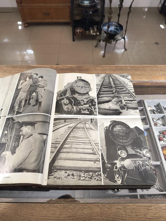 Książka "Sześcioletni Plan Odbudowy Warszawy" Bolesław Bierut, 1950 r.