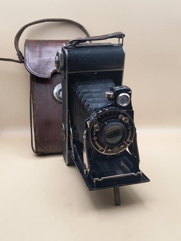Aparat fotograficzny mieszkowy PRONTO