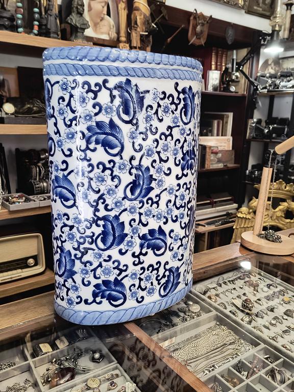 Duży porcelanowy pojemnik na parasole