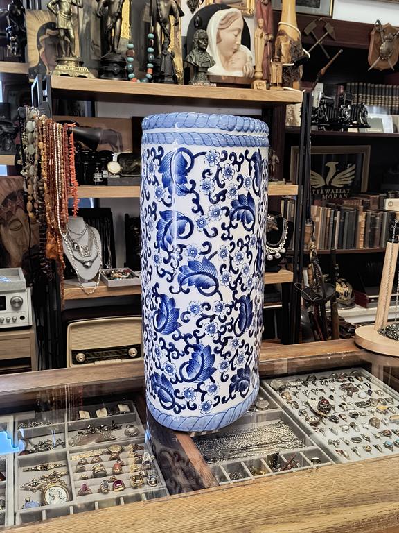 Duży porcelanowy pojemnik na parasole
