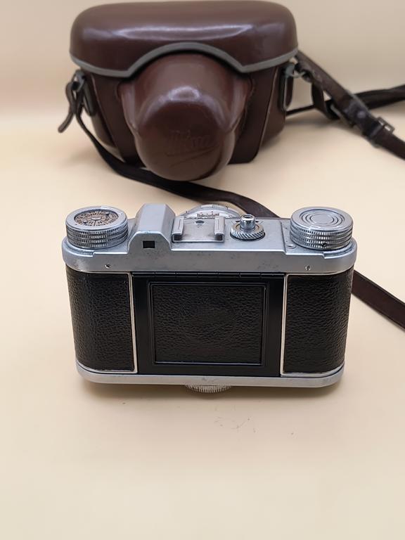 Aparat fotograficzny Altix - z futerałem i obiektywem Meyer Optik