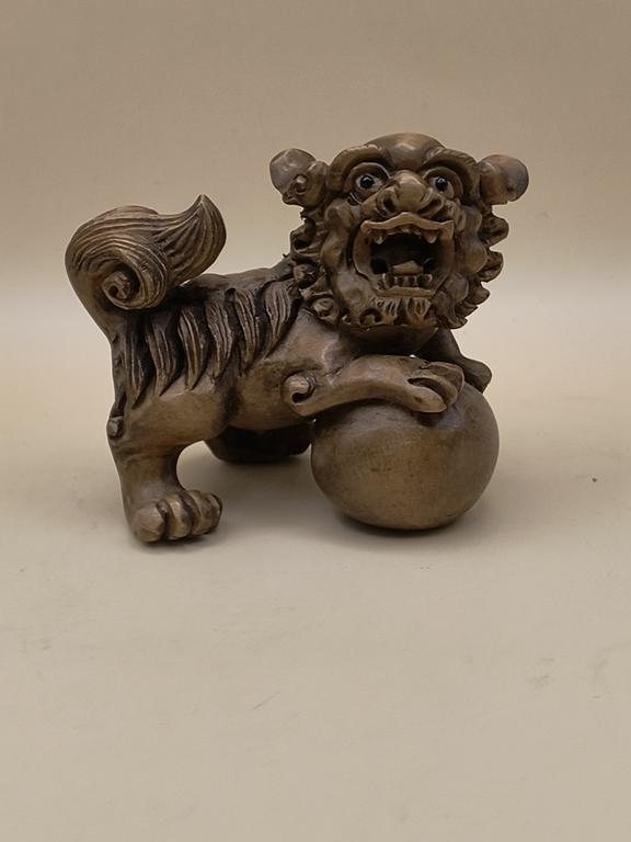 Japońska figurka NETSUKE - lew