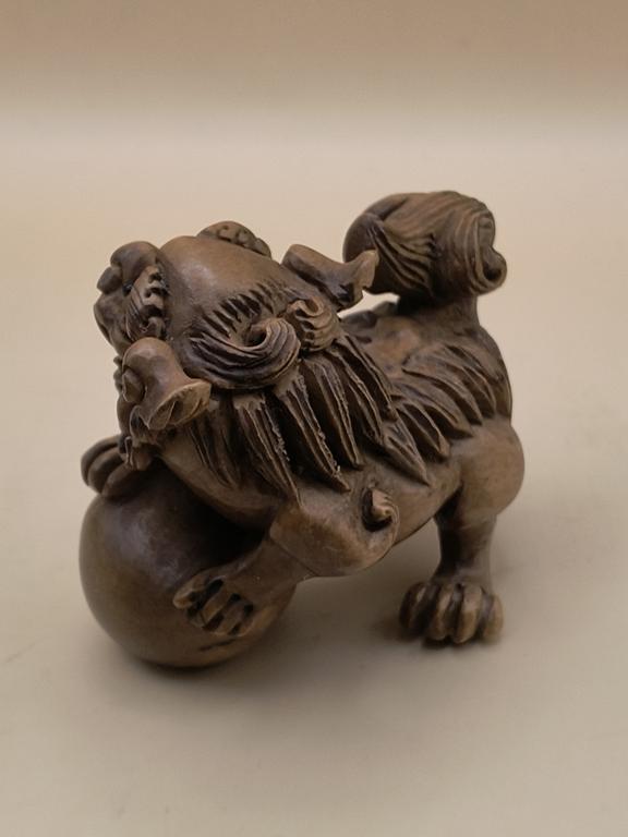 Japońska figurka NETSUKE - lew
