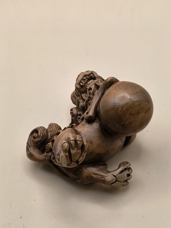 Japońska figurka NETSUKE - lew