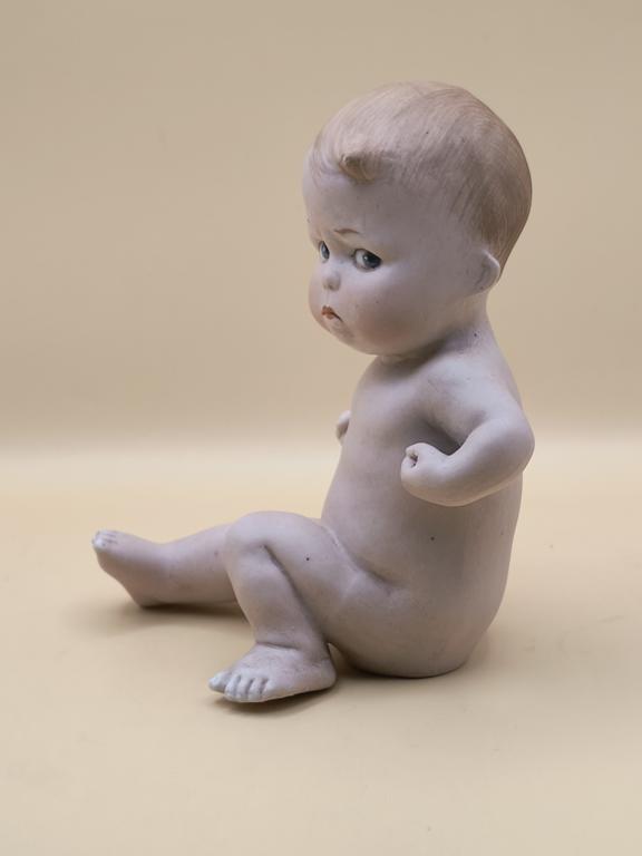 Figurka porcelanowa bobasa - "Piano Baby", Gebrüder Heubach (Bracia Heubach)