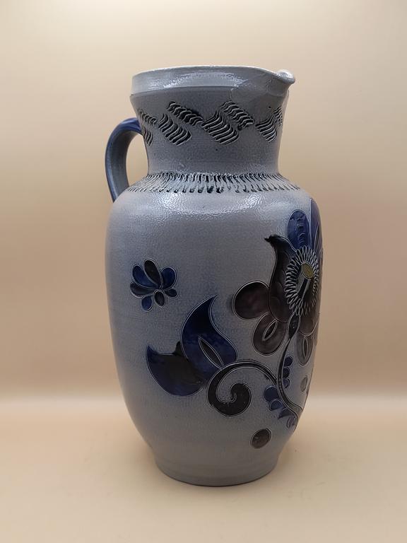 Ceramiczny dzbanek z kwiatem, Niemcy