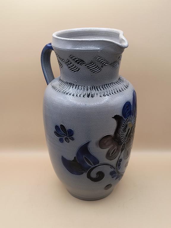 Ceramiczny dzbanek z kwiatem, Niemcy