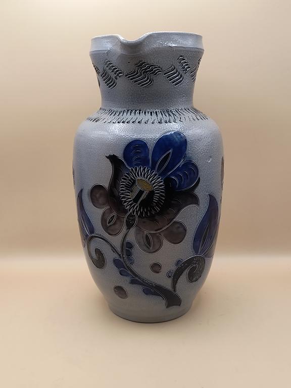 Ceramiczny dzbanek z kwiatem, Niemcy