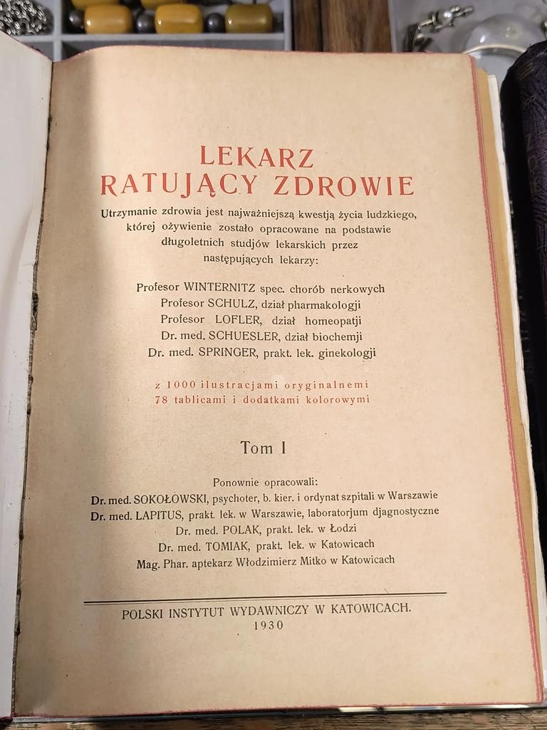 Książka "Lekarz ratujący zdrowie", 2 tomy, 1930 r.