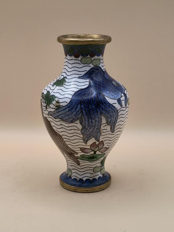 Wazon z emalią cloisonne - Chiny, XX w.