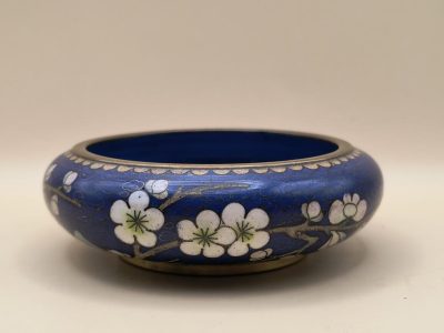 Misa z emalią cloisonne, z motywem kwiatowym - Chiny, XX wiek