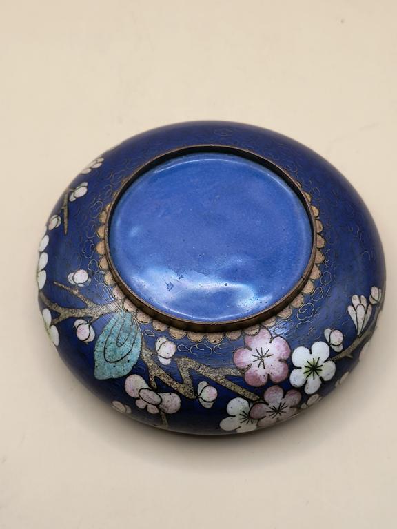 Misa z emalią cloisonne, z motywem kwiatowym - Chiny, XX wiek