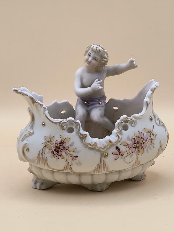 Figurka porcelanowa - okres międzywojenny