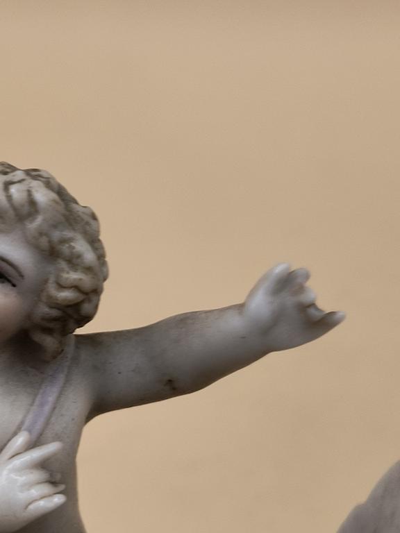 Figurka porcelanowa - okres międzywojenny