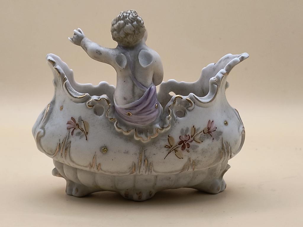 Figurka porcelanowa - okres międzywojenny