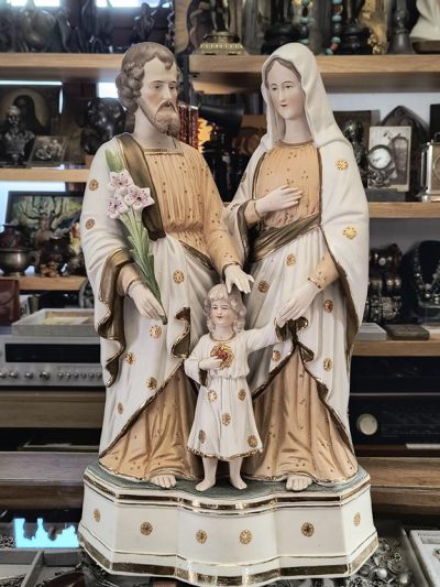 Duża figura porcelanowa Świętej Rodziny